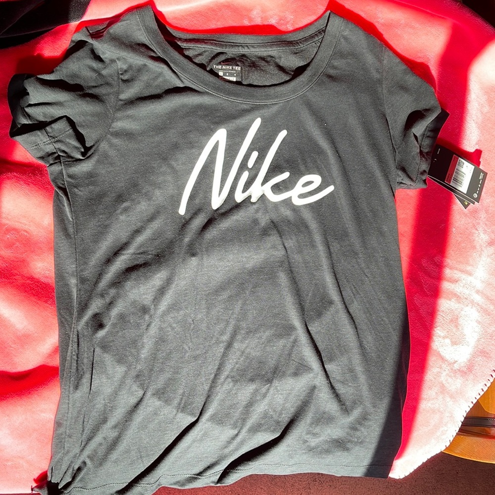 Brand new nike t shirt